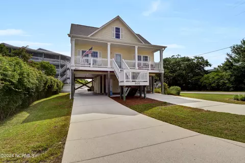 300 Georgia Ave, Carolina Beach, NC 28428