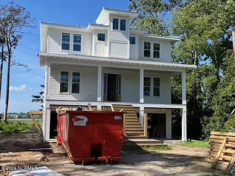 5904 E Yacht Dr, Oak Island, NC 28465