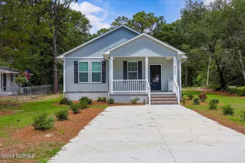 6042 Shiloh Dr, Wilmington, NC 28409
