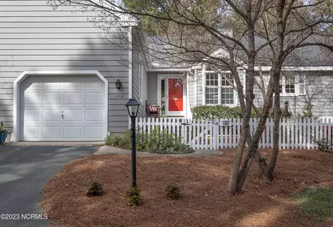 1302 Mount Washington Cir, Pinehurst, NC 28374 photo 2