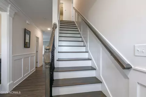 Entry Way - 45 E Bermuda Cir, Clinton, NC 28328 photo 7 of 9
