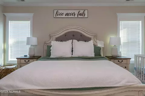 Bedroom - 45 E Bermuda Cir, Clinton, NC 28328 photo 2 of 5