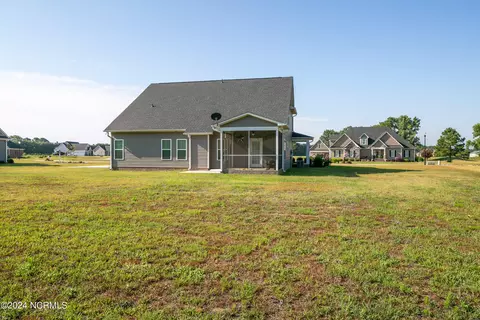 Exterior - 45 E Bermuda Cir, Clinton, NC 28328 photo 5 of 5