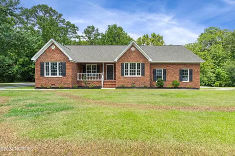 233 Beaufort Rd, Pollocksville, NC 28573