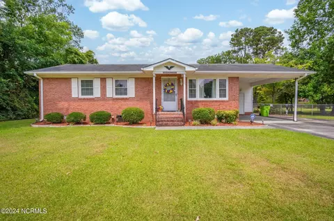 102 Sandy Ln, Havelock, NC 28532