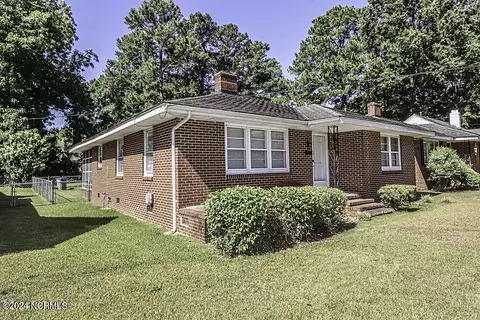 1305 W Thomas St, Rocky Mount, NC 27804