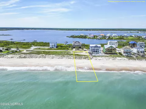 686 New River Inlet Rd, North Topsail Beach, NC 28460