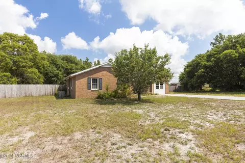113 Crown Point Rd, Hubert, NC 28539 photo 3