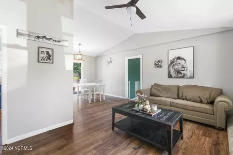 113 Crown Point Rd, Hubert, NC 28539 photo 4