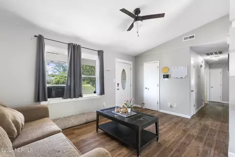 113 Crown Point Rd, Hubert, NC 28539 photo 6