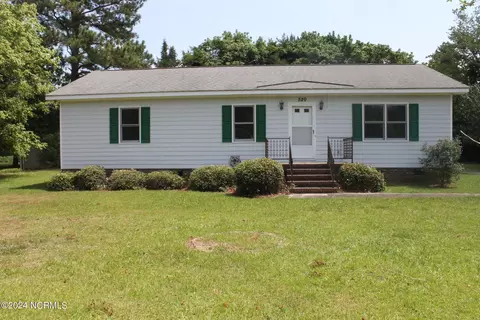520 Sunset Ter, Whiteville, NC 28472