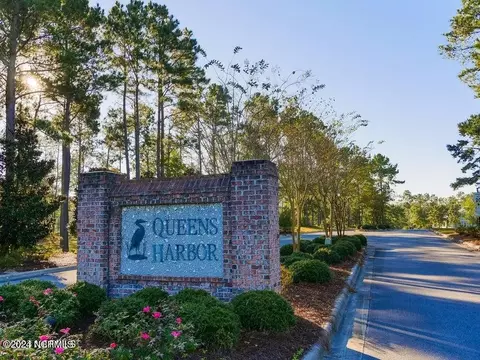 607 Cuddy Wynd Pl, Swansboro, NC 28584