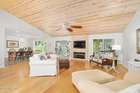 263 Oakleaf Dr, Pine Knoll Shores, NC 28512 photo 15