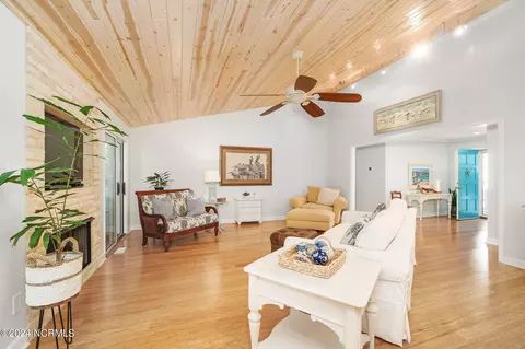 263 Oakleaf Dr, Pine Knoll Shores, NC 28512 photo 17