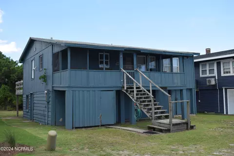 118 Blockade Runner St, Holden Beach, NC 28462