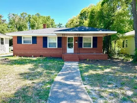 2318 Princess Place Dr, Wilmington, NC 28405