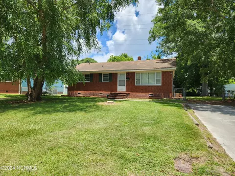 119 Puller Dr, Jacksonville, NC 28540