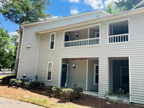 3300 Mulberry Ln #E, Greenville, NC 27858