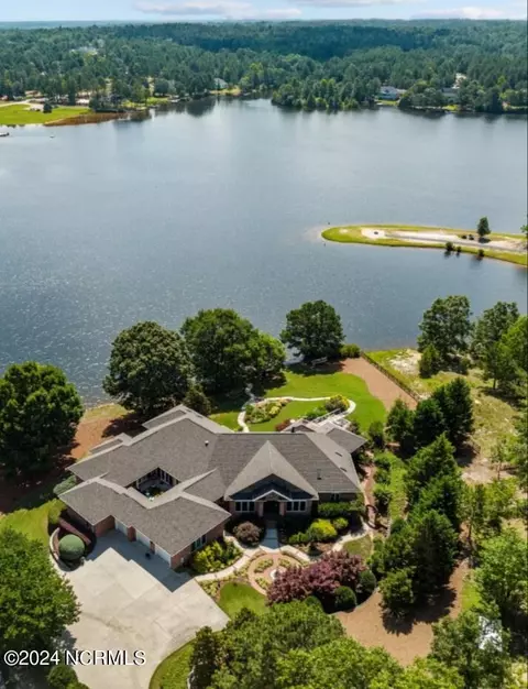 636 Mclendon Hills Dr, West End, NC 27376