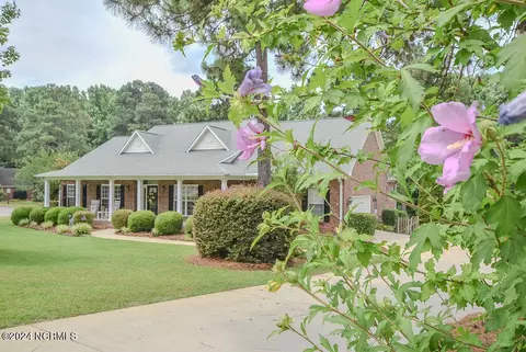 1 Sunflower Ct, Whispering Pines, NC 28327