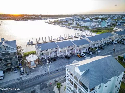 1401 Canal Dr #4, Carolina Beach, NC 28428