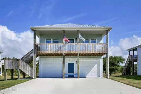 276 Waterway Dr, Sneads Ferry, NC 28460