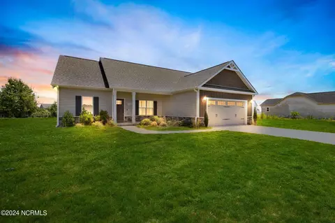 300 Shepherds Field Dr, Pikeville, NC 27863