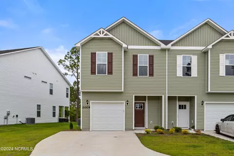 2009 Folkstone Woods Ln, Holly Ridge, NC 28445