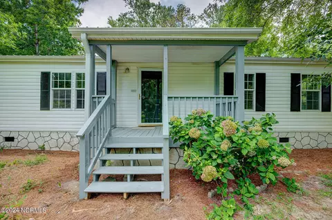 470 Colonial Landing Rd SE, Bolivia, NC 28422