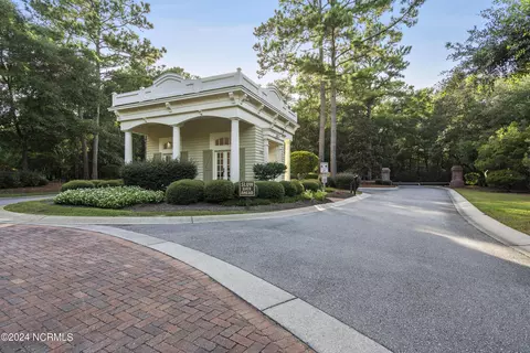 600 Colleton Dr SW, Supply, NC 28462 photo 8