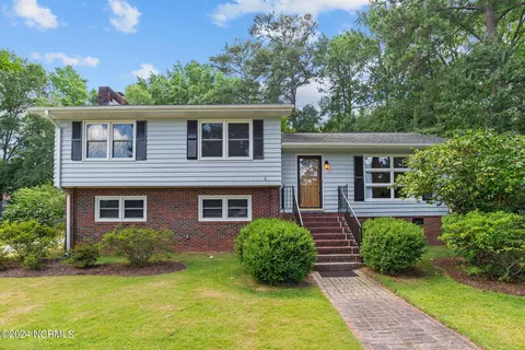 1714 Knollwood Dr, Greenville, NC 27858