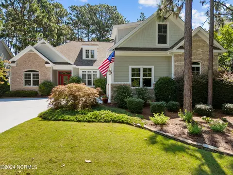 27 Deacon Palmer Pl, Southern Pines, NC 28387