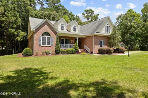 201 Baden Ct, New Bern, NC 28562