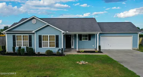 233 Deer Haven Dr, Richlands, NC 28574