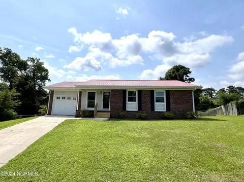 107 Berkshire Dr, Jacksonville, NC 28546