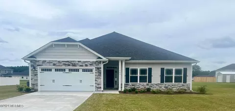 122 Firethorn Cir, Wallace, NC 28466