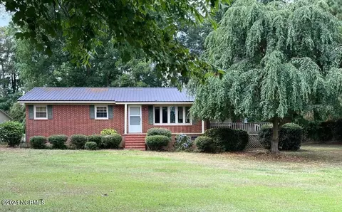 900 E Nc 24 Hwy, Kenansville, NC 28349