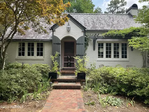 215 Pine Grove Rd, Southern Pines, NC 28387