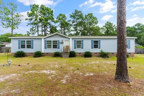 137 Topsail Lake Dr, Hampstead, NC 28443
