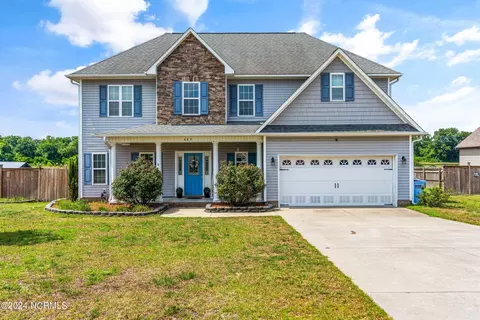 409 S Bluff Cir, Jacksonville, NC 28540