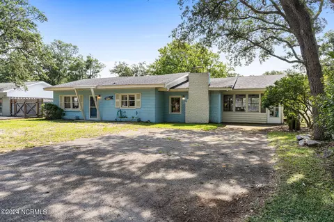 308 Barbee Blvd, Oak Island, NC 28465