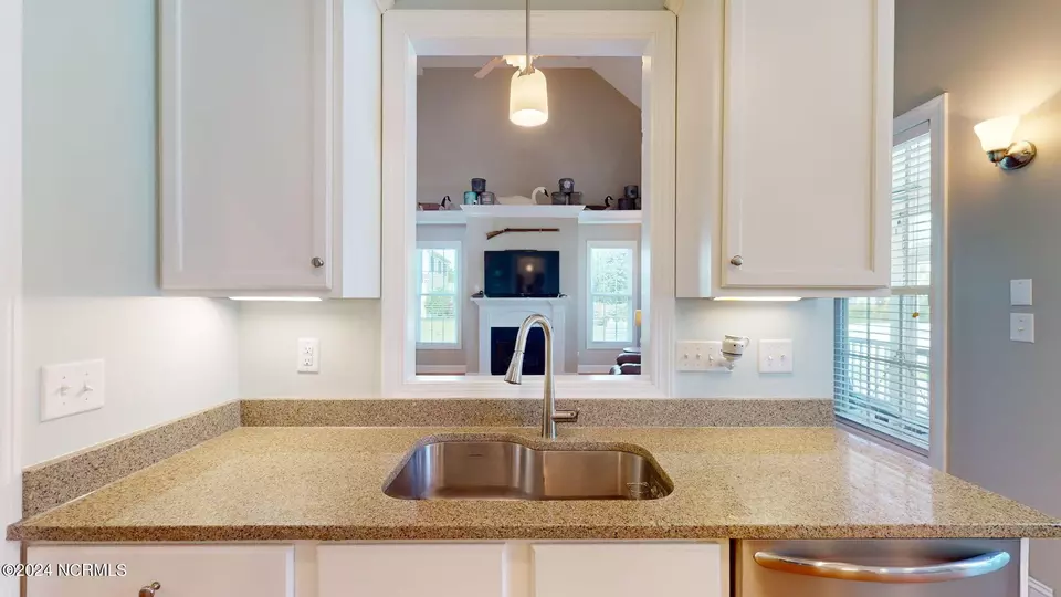 Kitchen - 702 Captains Pt, Beaufort, NC 28516 photo 4 of 4