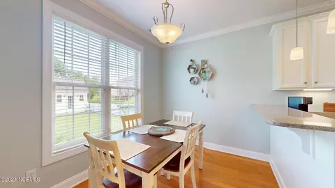 Dining - 702 Captains Pt, Beaufort, NC 28516 photo 1 of 3