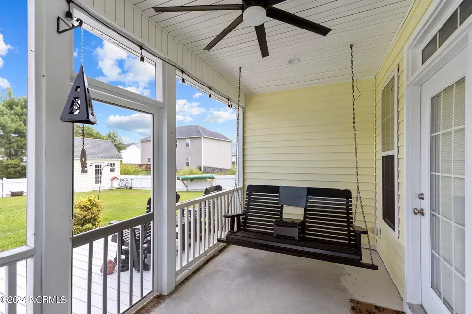 Exterior - 702 Captains Pt, Beaufort, NC 28516 photo 6 of 7