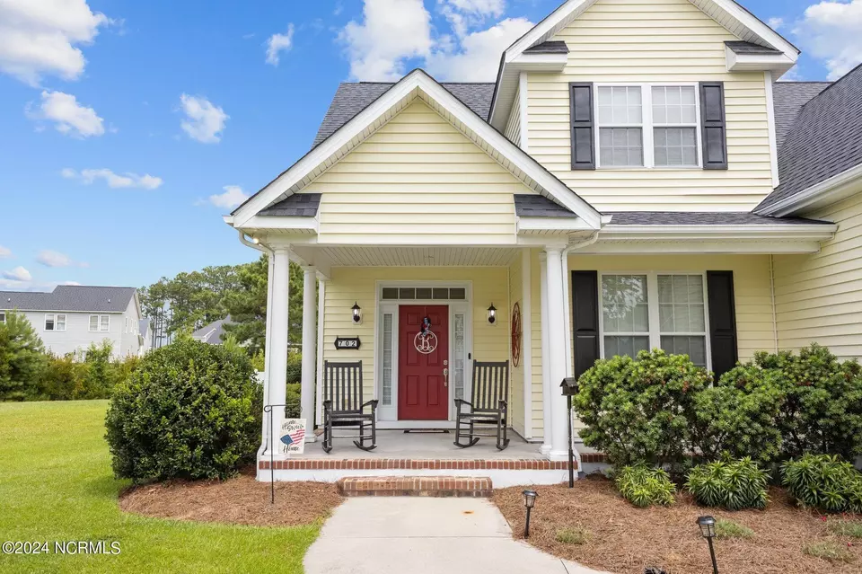 Exterior - 702 Captains Pt, Beaufort, NC 28516 photo 2 of 7