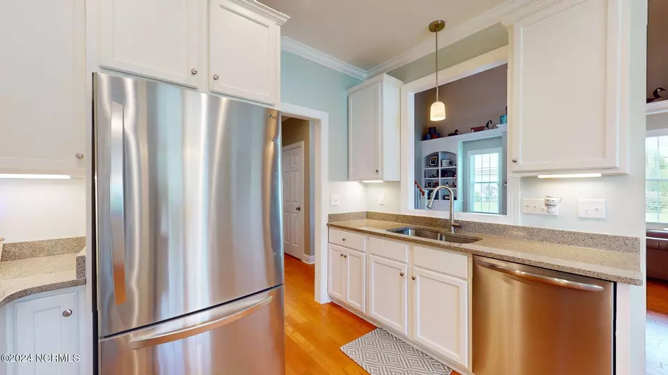 Kitchen - 702 Captains Pt, Beaufort, NC 28516 photo 2 of 4