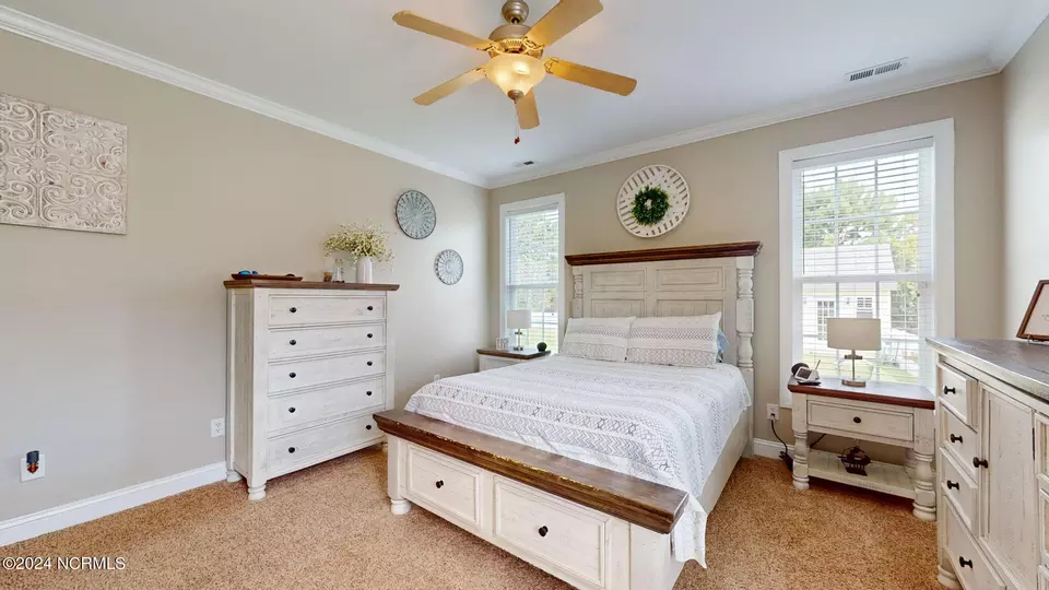 Bedroom - 702 Captains Pt, Beaufort, NC 28516 photo 2 of 7