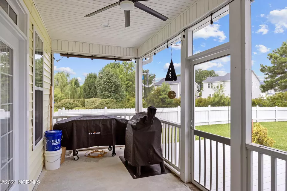 Exterior - 702 Captains Pt, Beaufort, NC 28516 photo 7 of 7