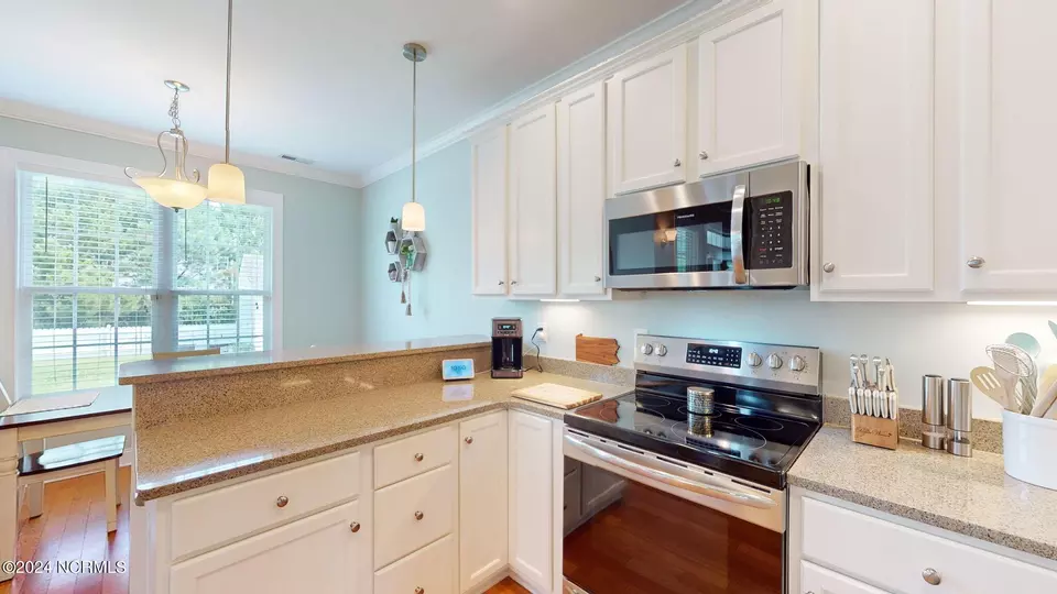 Kitchen - 702 Captains Pt, Beaufort, NC 28516 photo 3 of 4