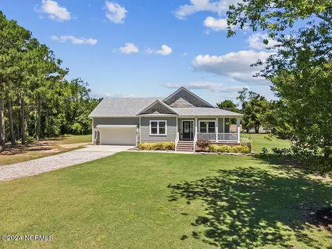101 Ruddy Ln, Knotts Island, NC 27950
